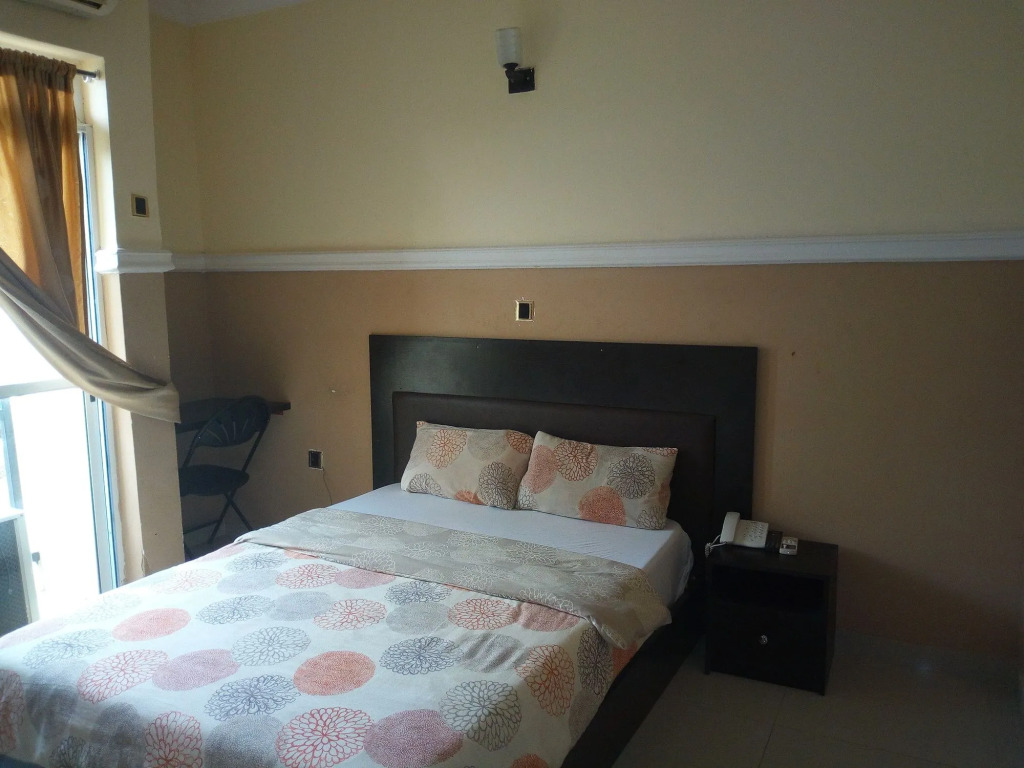 Modroy Hotel and Suites