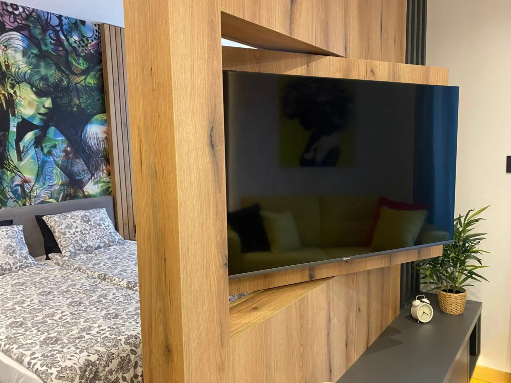Tesla 8 Apartment