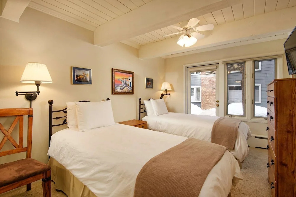 Cottonwood Condominiums