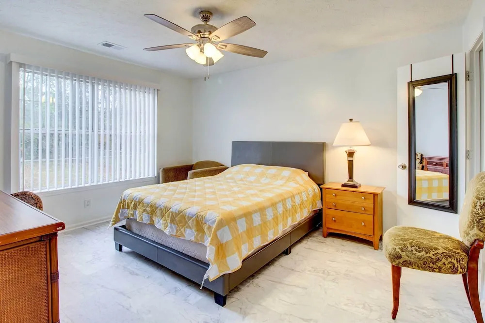 Peaceful Savannah Home - 11 Mi to Beaches