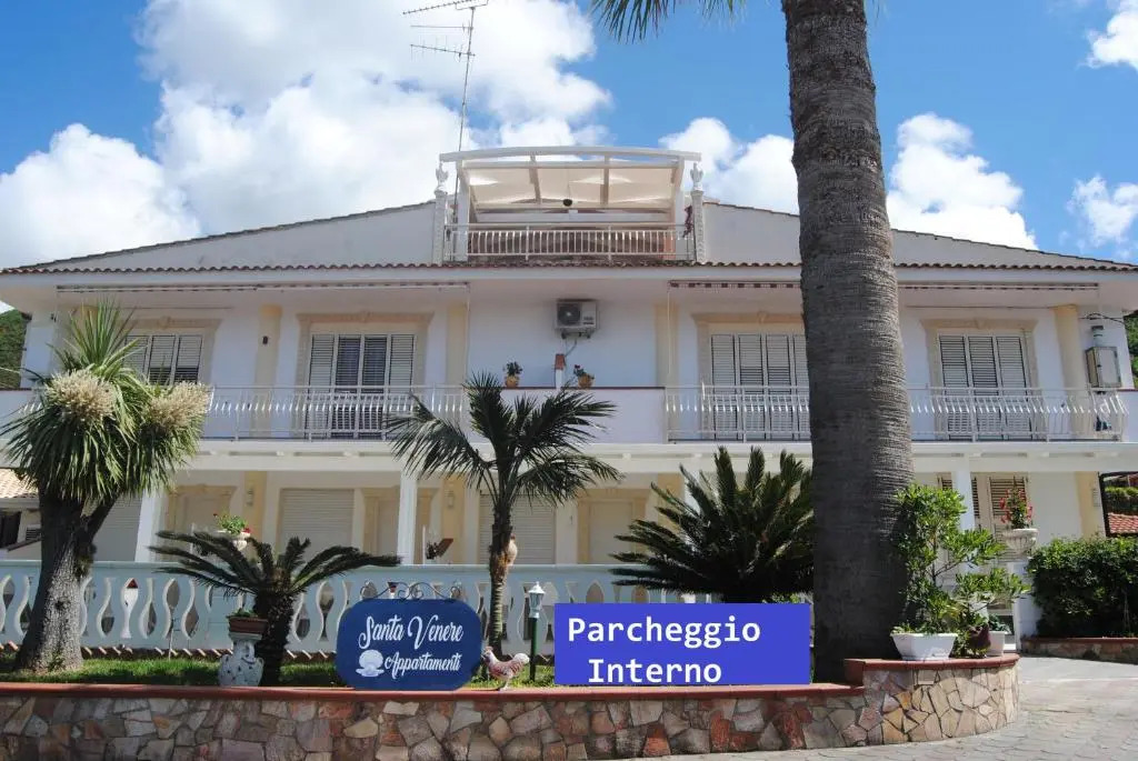 SANTA VENERE Apartments "PARCHEGGIO interno MOTO-AUTO"