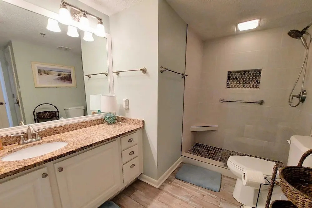 Shoalwater 1102 3 Bedroom Condo by RedAwning