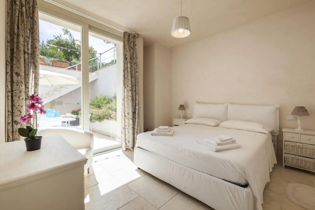 Charming apartment in a splendid villa with swimming pool in Lecce, a few km from the centre-Reginella Deluxe