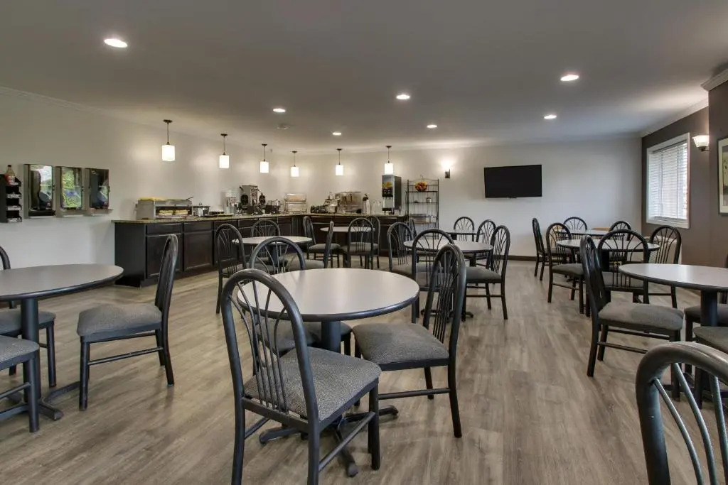Greenfield Inn & Suites Elizabethtown, KY I65 Exit 94