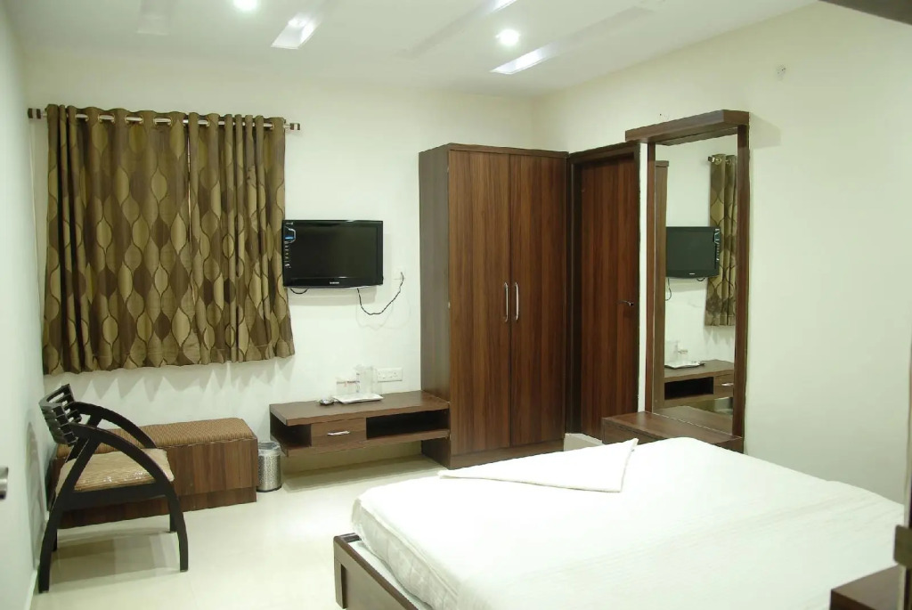 Hotel VJR Residency