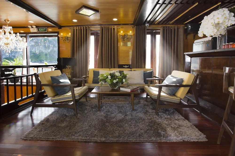 Heritage Cruises Binh Chuan Cat Ba Archipelago