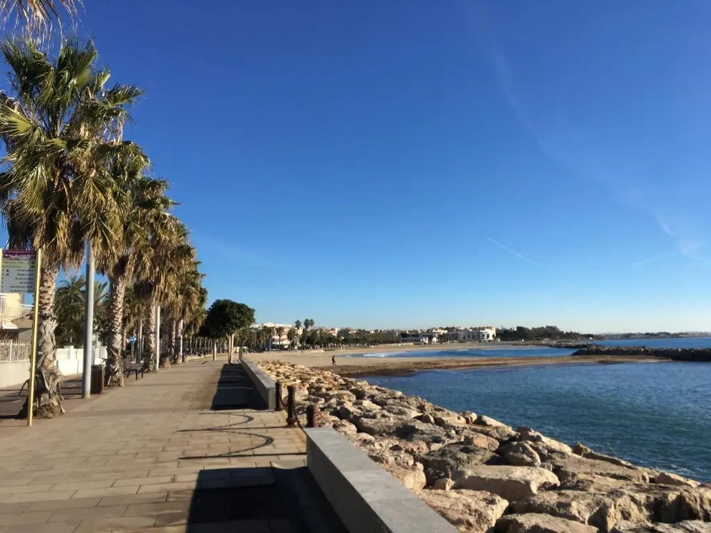 Terrasse vue mer a 20m plage Cambrils. Locamar Apt Lourdes