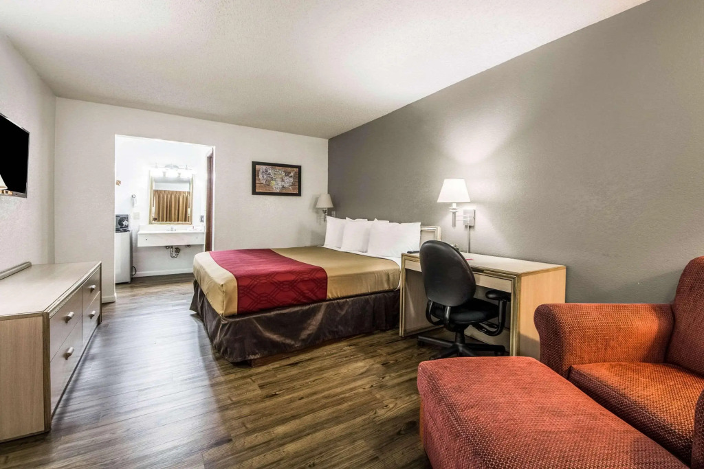 Econo Lodge Dallas Airport North