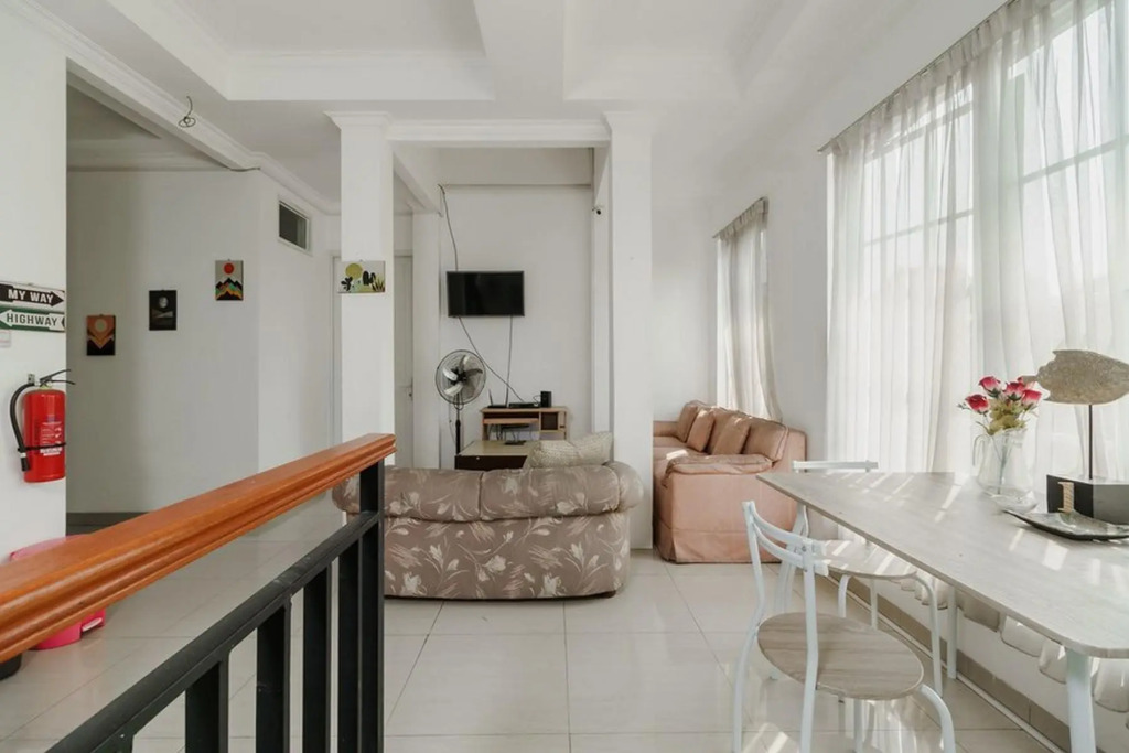 RedDoorz Syariah Plus near Pancoran 2