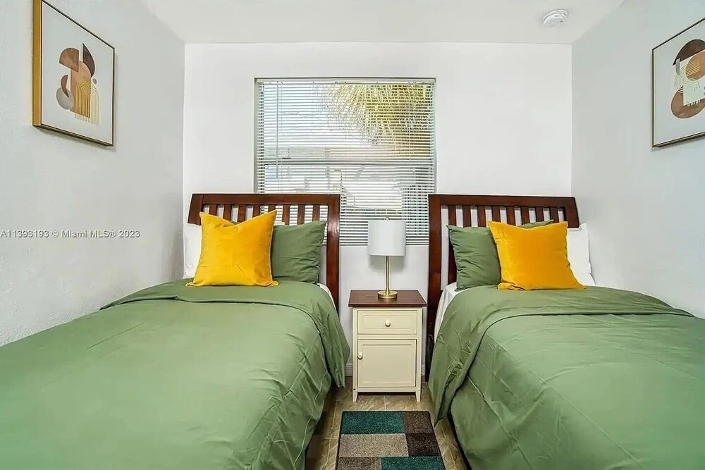 Sun-kissed Retreat: Poolside And Beach Nearby! 4 Bedroom Home by RedAwning