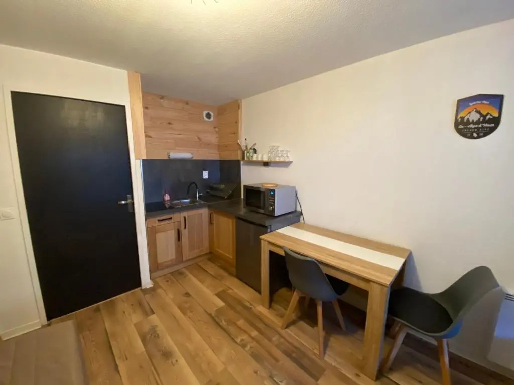 Poutran 2, studio 4 personnes au pied des pistes avec grande terrasse