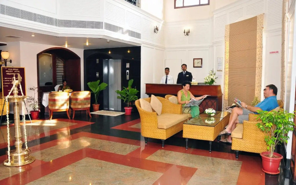 Holiday Hotel