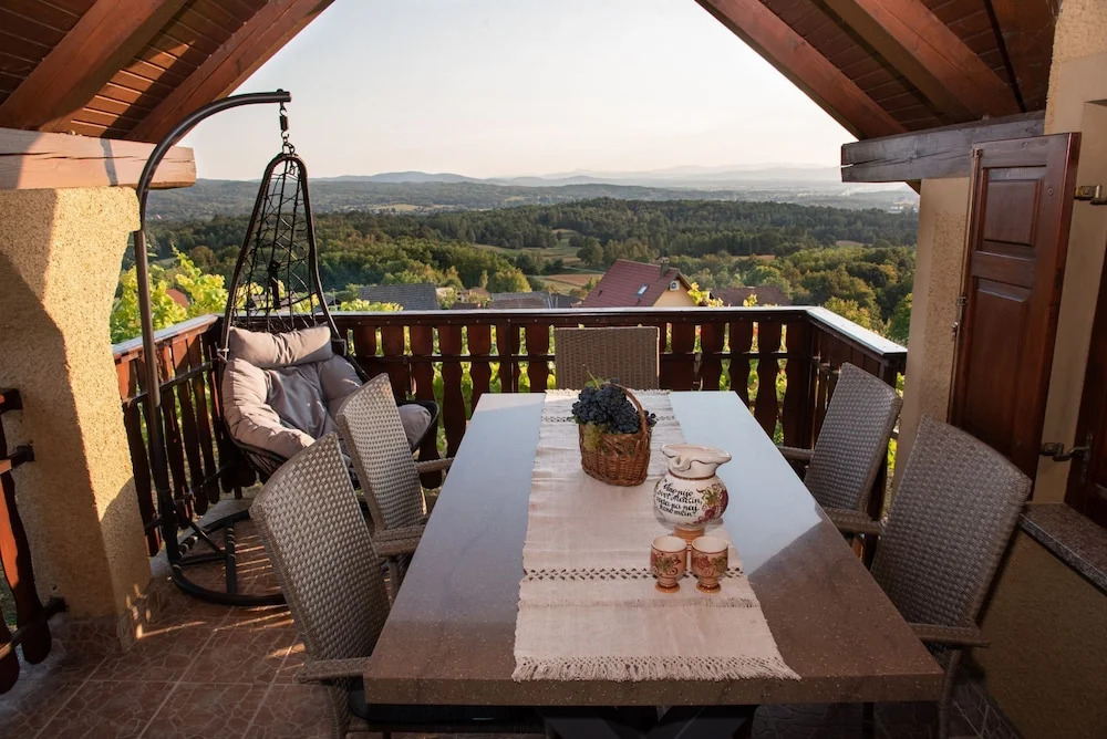 Vineyard Cottage Brodaric