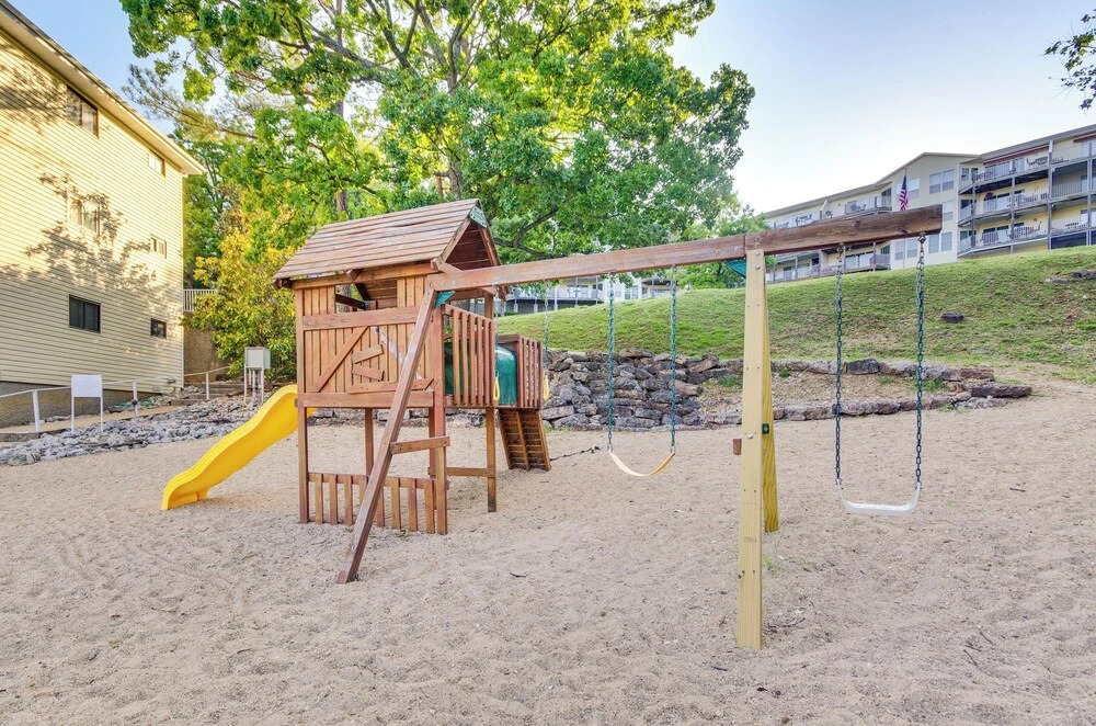 Ozark Condo W/community Pool & Beach Access