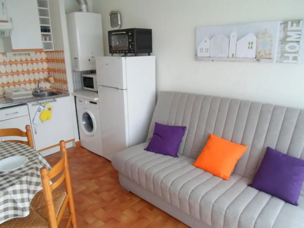 Appartement Balaruc-les-Bains, 1 pièce, 4 personnes - FR-1-503-24