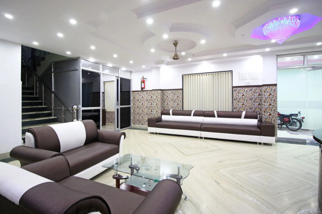 OYO 5876 Hotel KS International