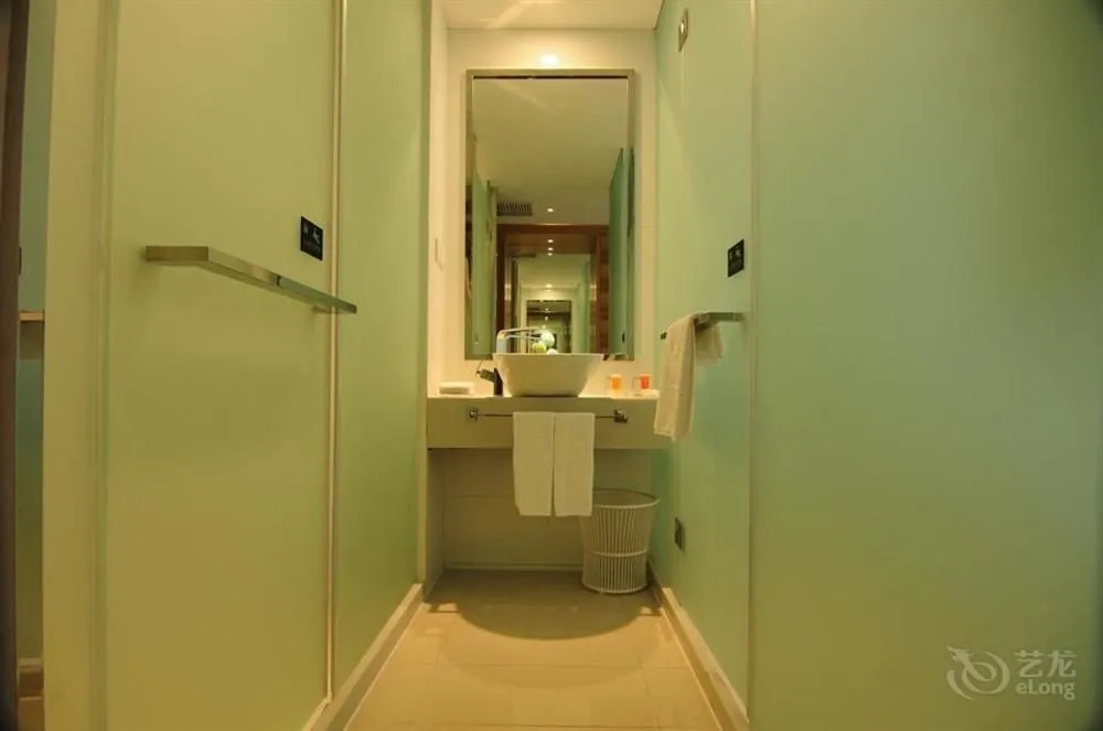 Wuhan Yuntai 6 Plus 1 Hotel