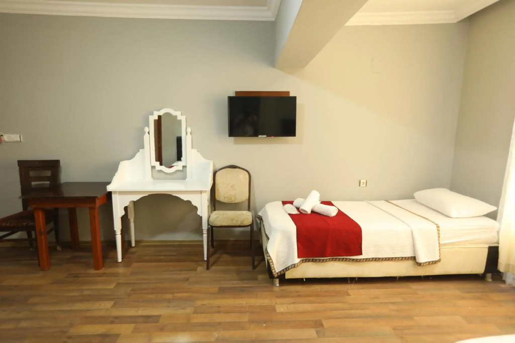 BALŞEN HOTEL