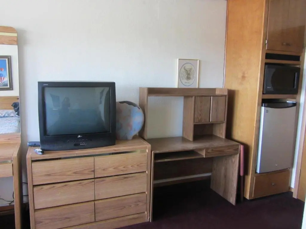 Warrick Plaza Inn