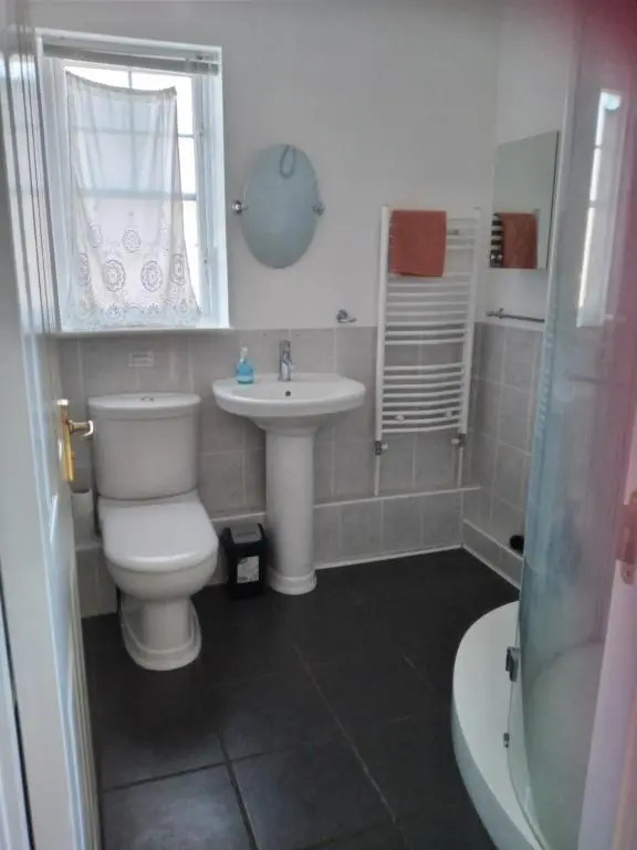 1 Double room with shared bathroom