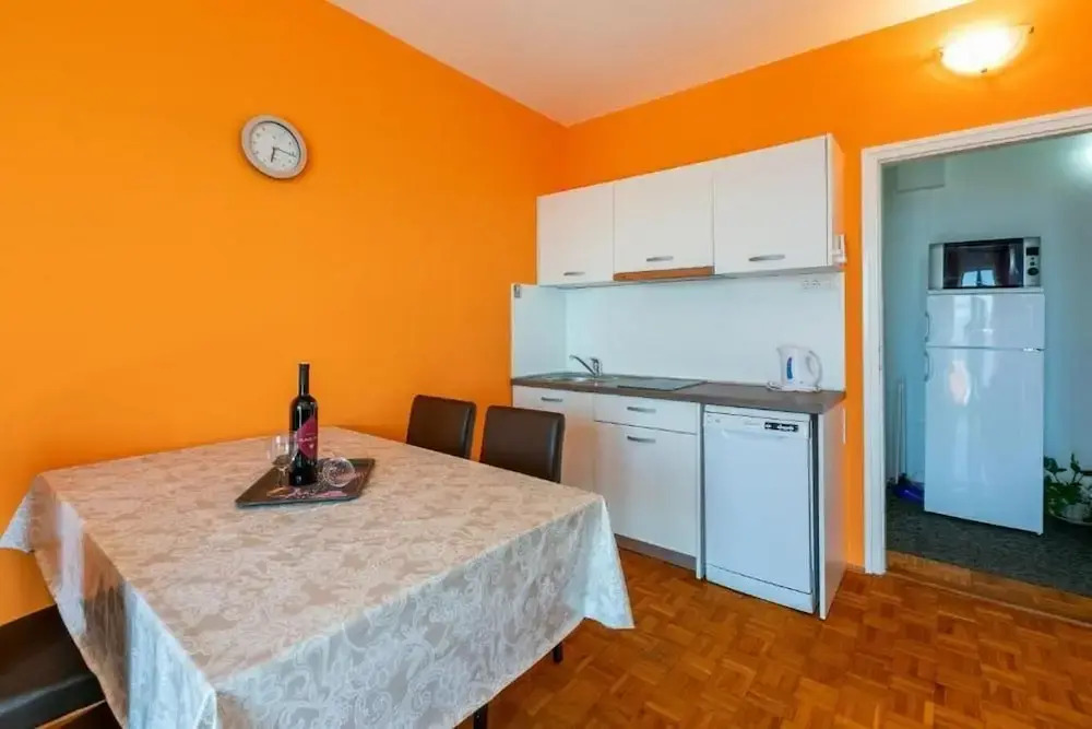 Apartment Mira
