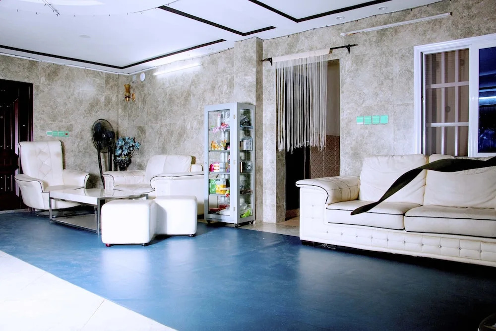 Nora Hotel