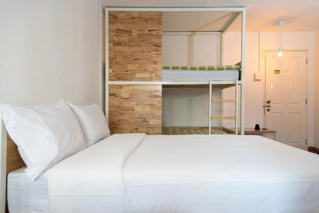 The Leaf Service Apartment
