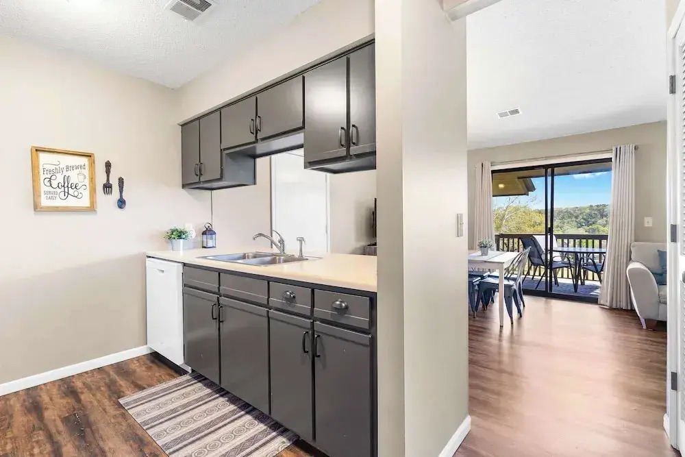 Lake Access Condo Condo for 4!