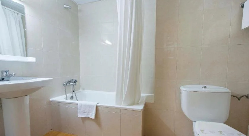 Apartamentos Midi 3000