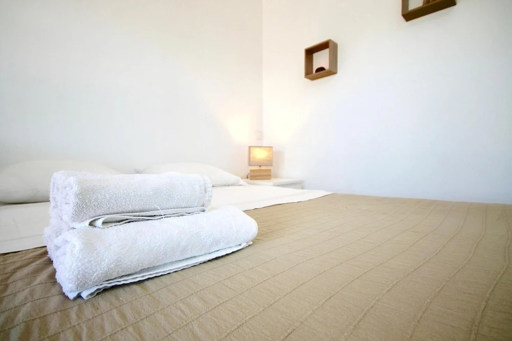 Studio in Faro, With Shared Pool, Enclosed Garden and Wifi - 6 km From the Beach