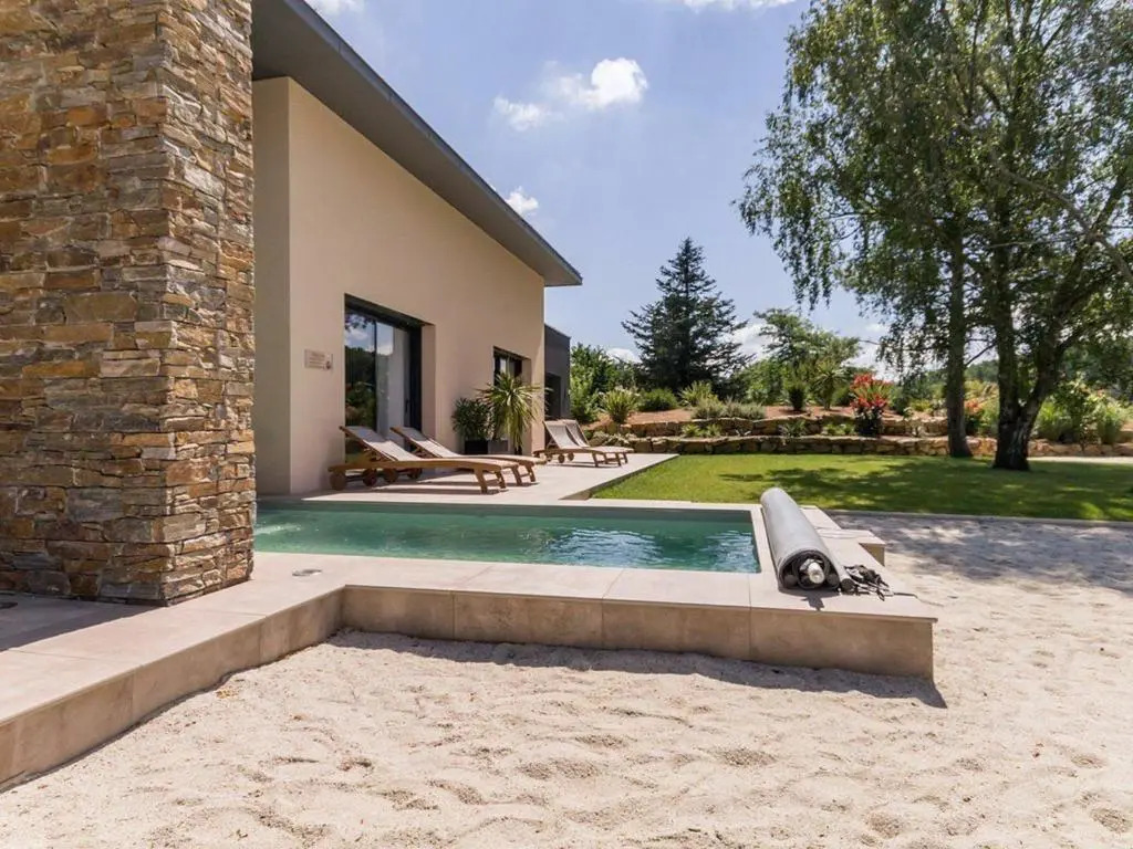Villa Contemporaine avec Spa, Sauna, Piscine et Île Privative près de Nantes - FR-1-306-866