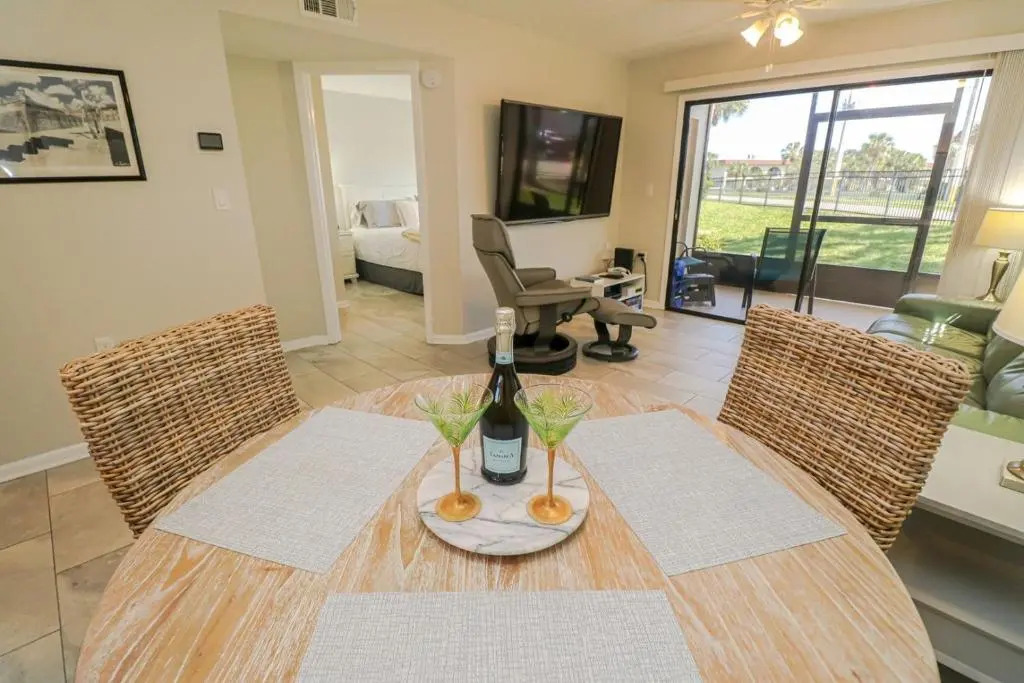 Ocean Village Club C17