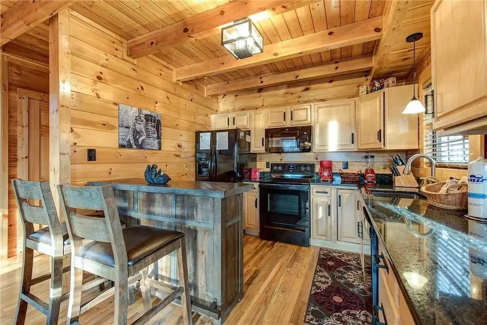 Bearway to Heaven II 3 Bedroom Home with Hot Tub