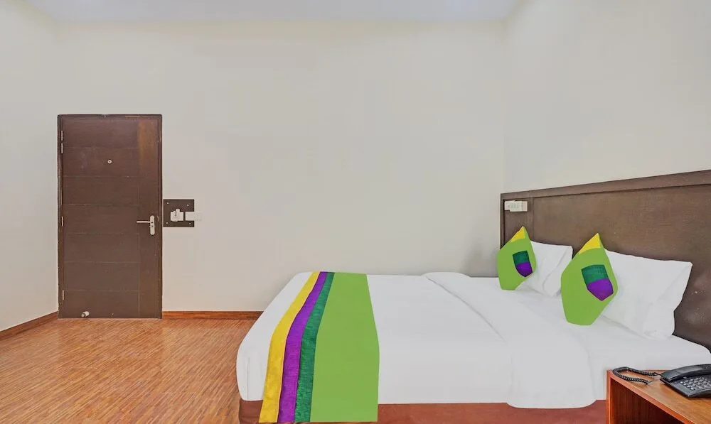 Treebo Trend Hotel Happy Feet