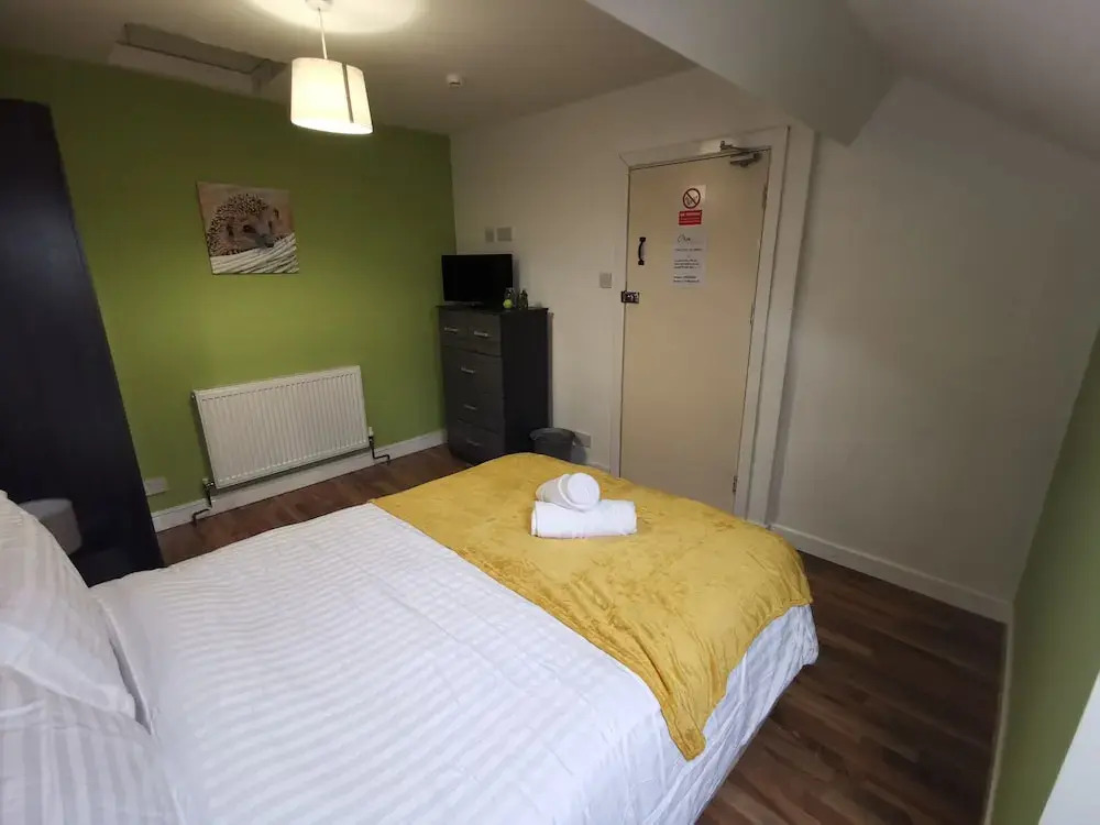 Oz Rooms Anfield Canon