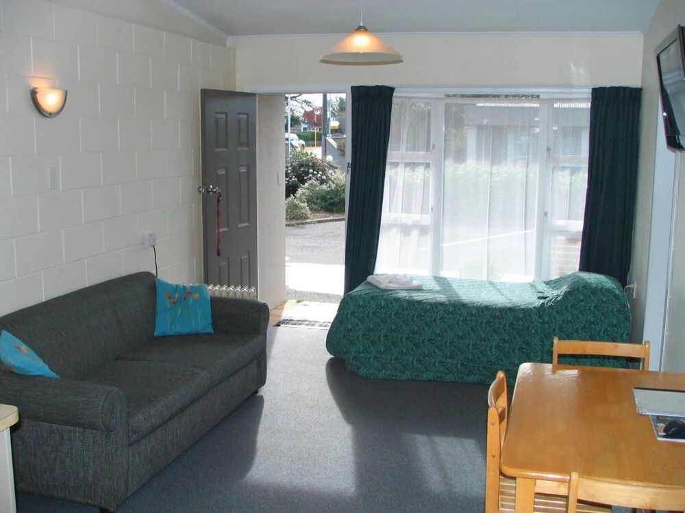 Frimley Lodge Motel