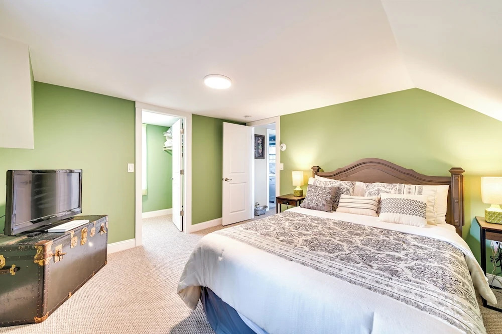 Charming East Durham Home - 2 Mi to Water Park