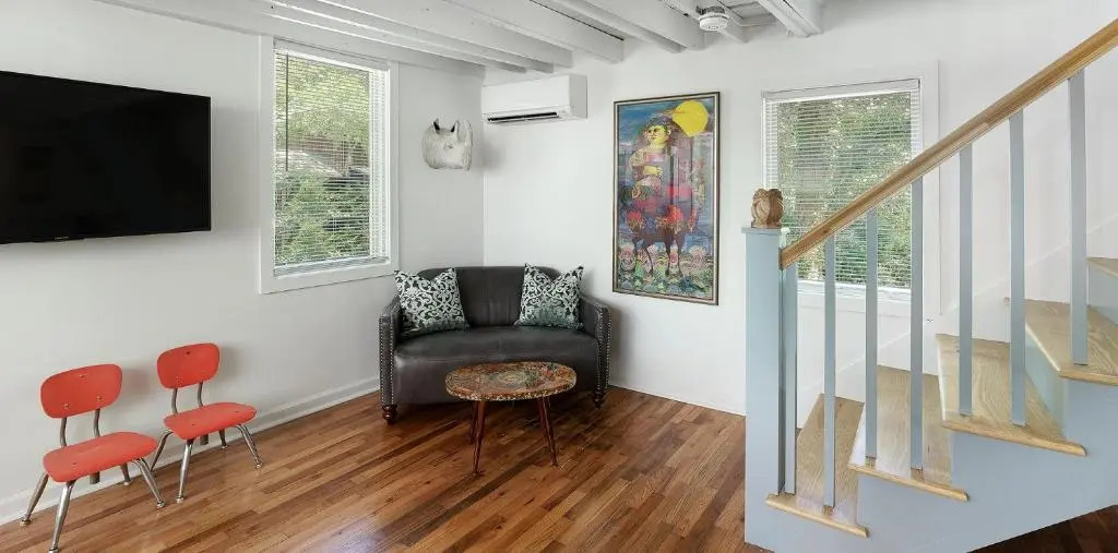 Folly Vacation 305 E Erie: Fantastic Location, Recently Renovated!