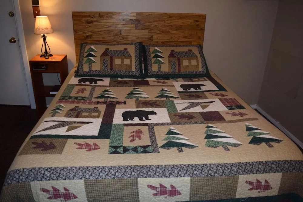 Landmark Inn