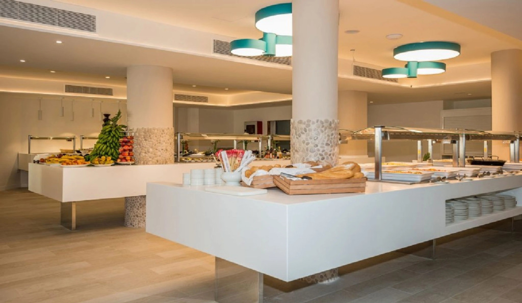 HOVIMA La Pinta Beachfront Family Hotel