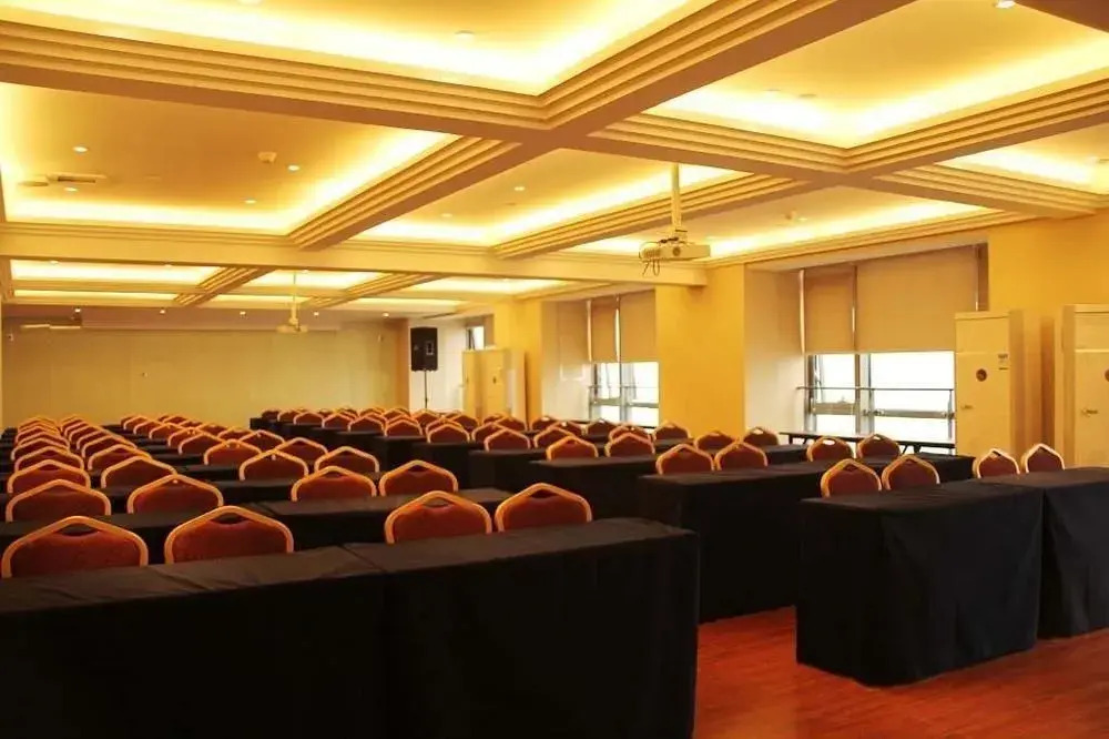 Jia Yisi Hotel