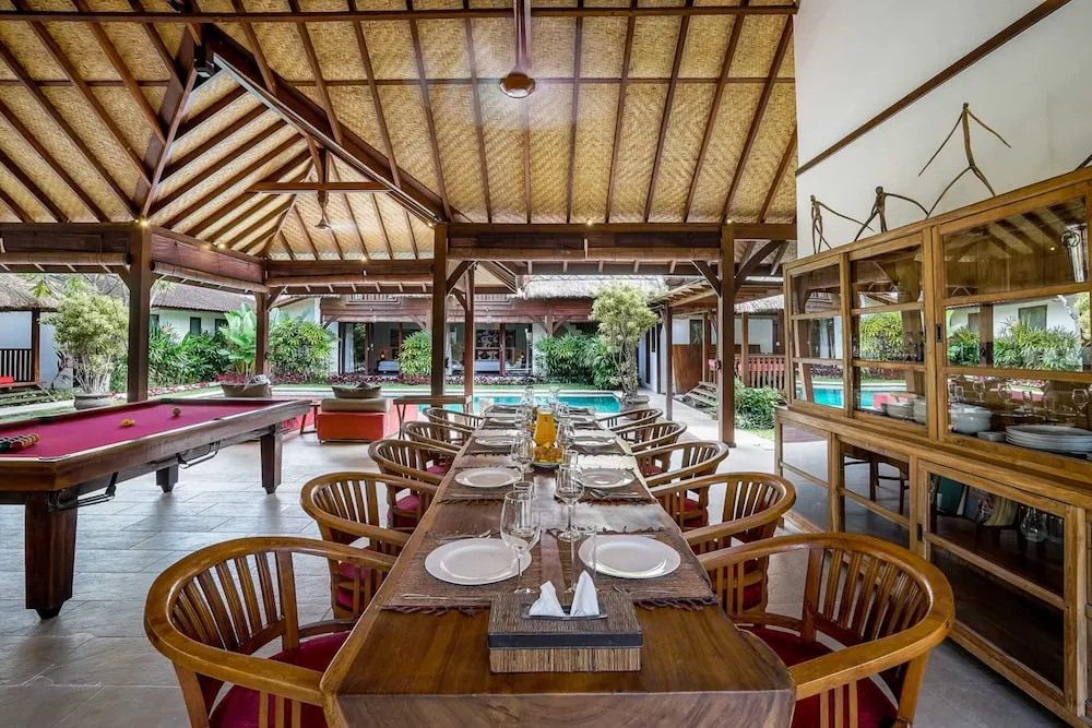 Villa Cira - 5BR Spacious Private Villa with Pool in Seminyak