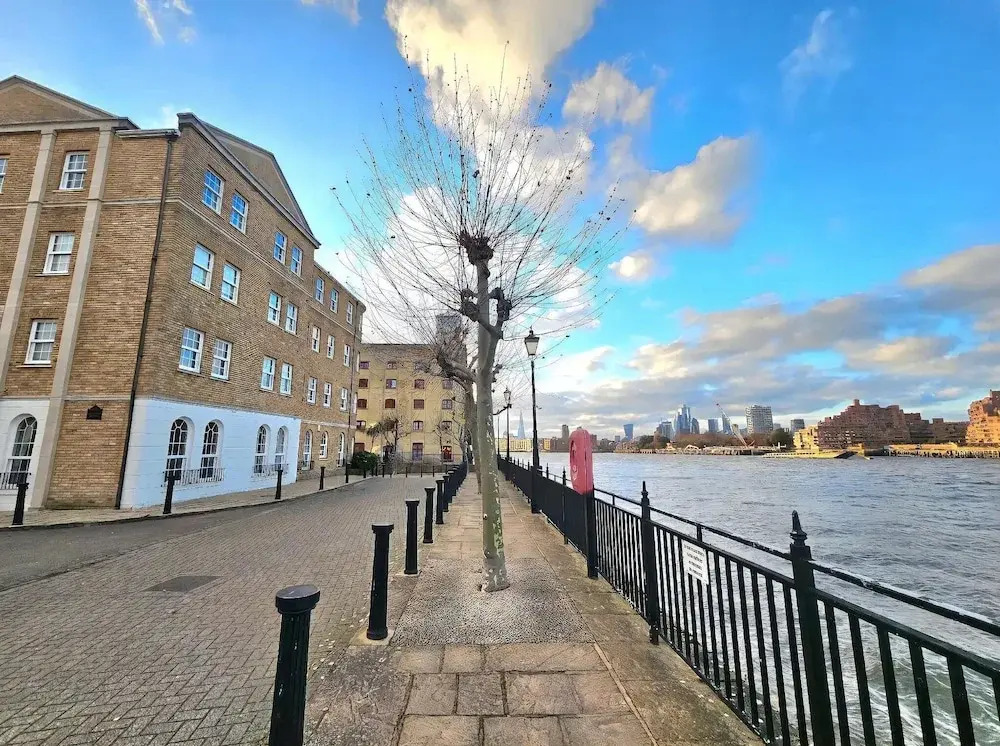 Rotherhithe Riverside Flat