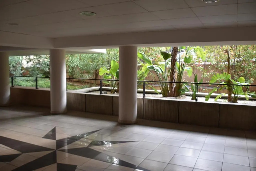 Spacious Luxury apt, 12 min walk to Croisette beach and Conf Centre