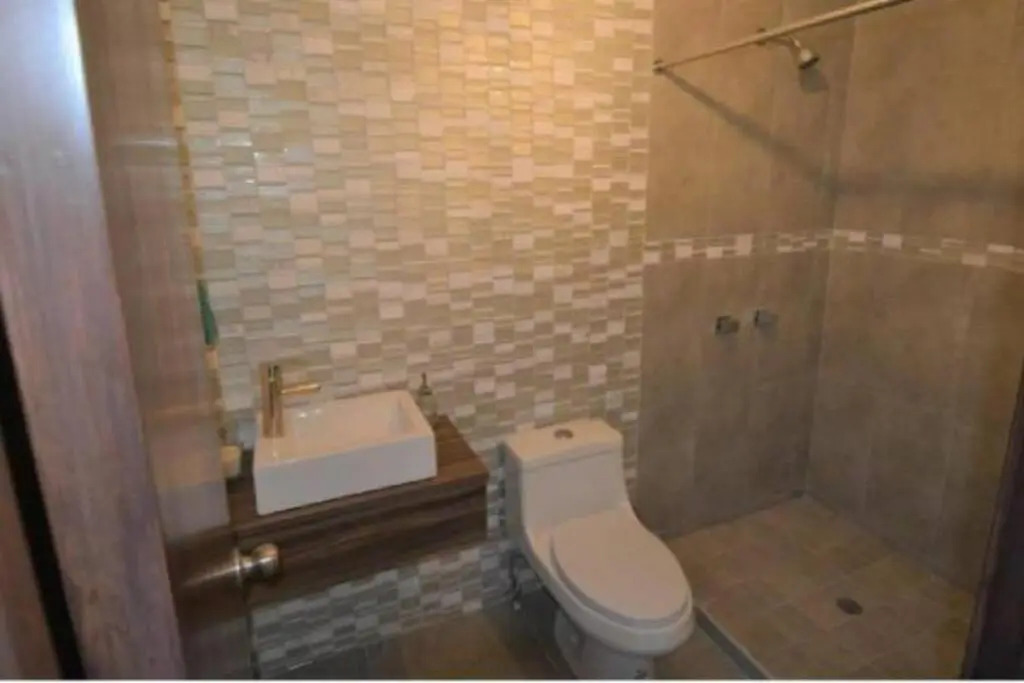 Lovely 3BR condo with Pool FREE Parking