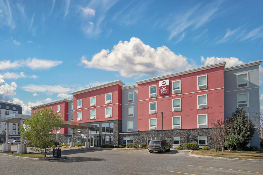 Best Western Plus Airport Inn & Suites