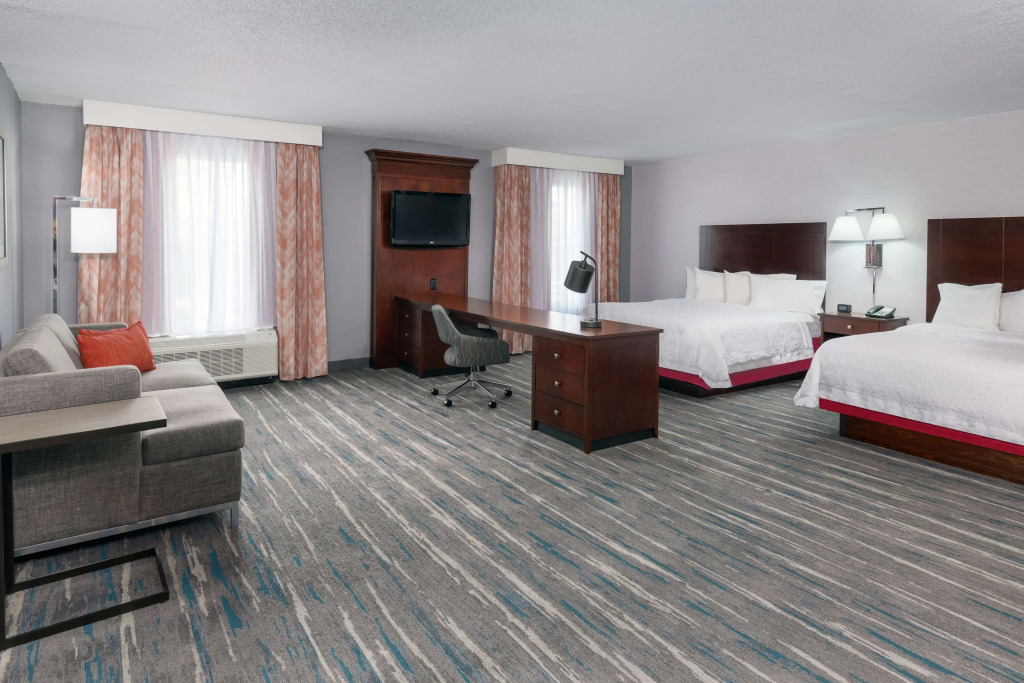 Hampton Inn & Suites Orlando Airport at Gateway Village