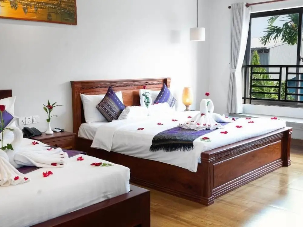 Nice Room for 2 in Hotel Historical Style Angkor