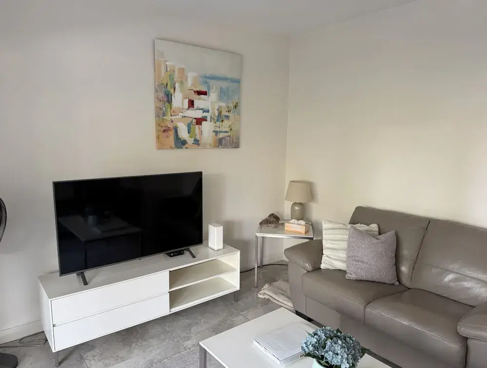 Manly 3 Bedroom Home - Upper Duplex