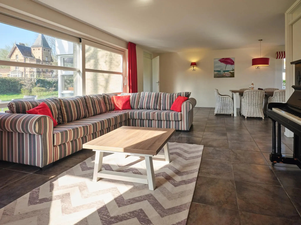 Spacious Holiday Home With a Garden, at 800 m. From the sea